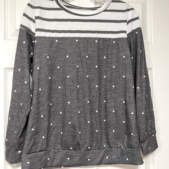 Gray & White Long Sleeve With Stripes and Polka Dots Size S/M - Picture 2 of 4